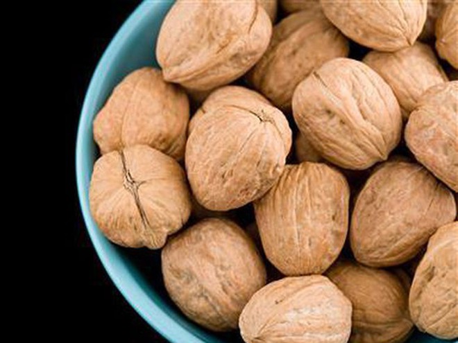 qua-oc-cho_neji Quả óc chó là một nguồn giàu a xít béo omega-3 /// Ảnh: Reuters