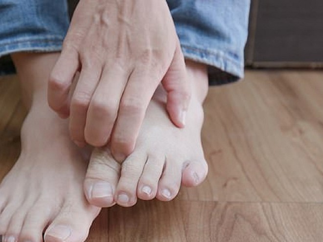 Người đàn ông Trung Quốc nhậu say rồi nằm ngủ ngoài trời lạnh giá, bác sĩ nói phải cắt cụt bàn tay và chân /// Ảnh minh họa: Shutterstock