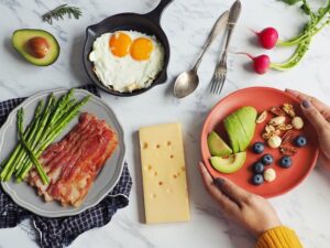 Một số thực phẩm theo chế độ ăn kiêng để giảm cân /// Ảnh: Shutterstock