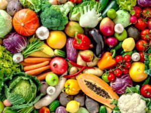 Sau tuổi 40 nên ăn nhiều rau và trái cây hơn /// SHUTTERSTOCK