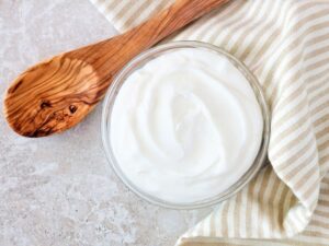 Sữa chua Hy Lạp - một loại sữa chua không đường /// SHUTTERSTOCK