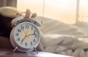 Việc thức khuya kéo dài làm thay đổi nhịp sinh học của một cá nhân /// Shutterstock