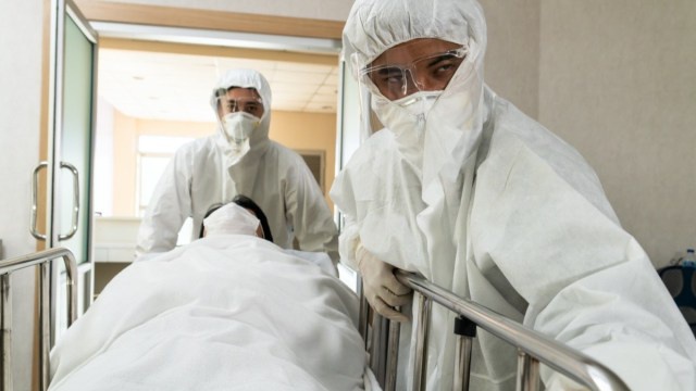 doctor-er-hospital-emergency-face-mask2_wchj /// Ảnh minh họa: Shutterstock