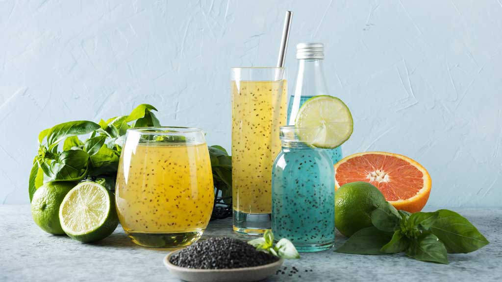 nuoc-uong_ficg Nước trái cây hạt chia /// SHUTTERSTOCK