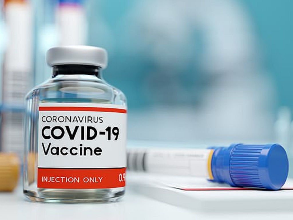 1-vaccine-covid-19_bnfn Người tiêm đầy đủ 2 mũi vắc xin nếu nhiễm Covid-19 thì có triệu chứng nhẹ và mau hồi phục hơn /// SHUTTERSTOCK