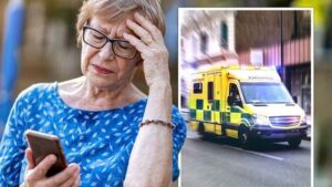 Nếu thấy ai đó bị đau đầu dữ dội, kèm theo lú lẫn và mờ mắt, hãy gọi cấp cứu /// Shutterstock