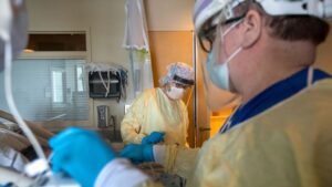 Hơn 99,99% số người đã tiêm đủ 2 liều vắc xin - không có trường hợp nhiễm Covid-19 nào bị nhập viện hoặc tử vong  /// Shutterstock