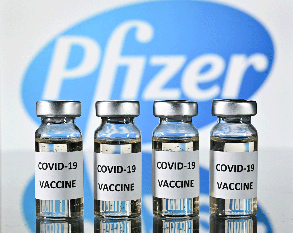 vx-pfizer_jqpt Vắc xin Covid-19 của Pfizer BioNTech đã được nhà chức trách Mỹ cấp phép đầy đủ, có chỉ định tiêm cho trẻ từ 12 tuổi /// Ảnh AFP